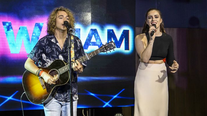 Eurovisión - Eurovisión 2017 - Manel Navarro junto a Lucie Jones en el Euroclub