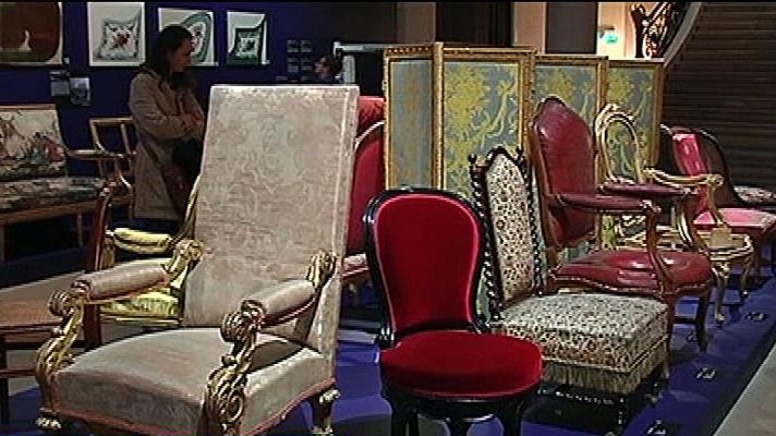 Telediario 1 - El mobiliario del poder se instala en París