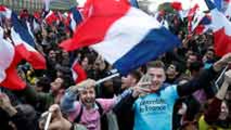 Los seguidores de Macron celebran su victoria en las presidenciales francesas