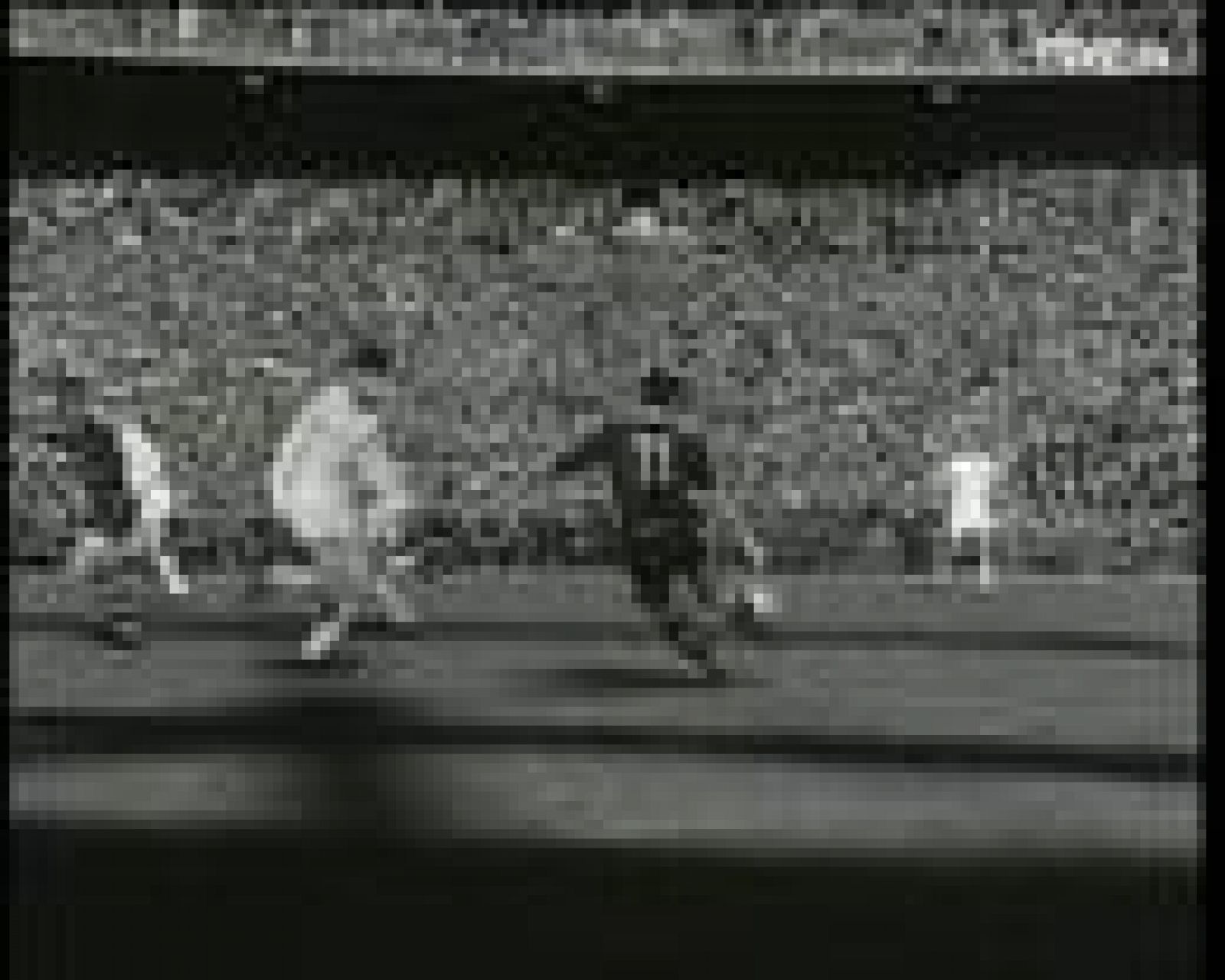 El 15 de febrer de 1959 es van inaugurar les emissions de televisió a Barcelona amb la retransmissió del partit de futbol Real Madrid - F.C. Barcelona, va guanyar el R. Madrid 1-0