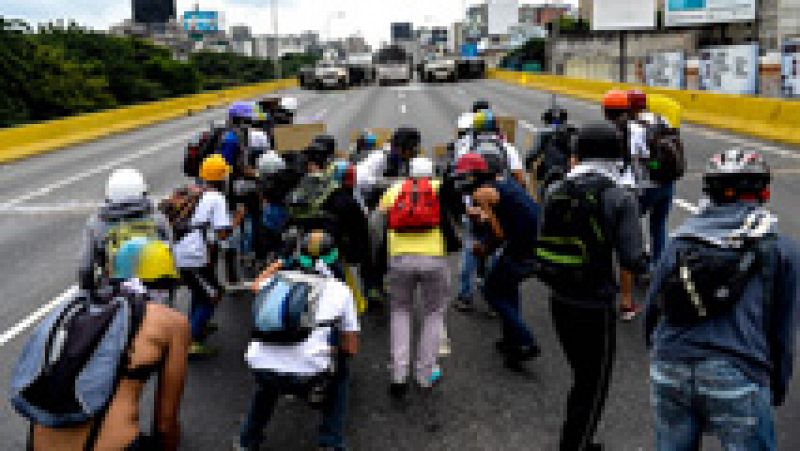 La oposición venezolana vuelve a salir a las calles en Caracas