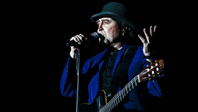 El próximo domingo Joaquín Sabina arranca gira en el Auditorio Nacional de México, que también  le llevará al Royal Albert Hall de Londres y al Olympia de París, y que en junio llegará a España. Hemos estado con él antes de que emprenda su viaje.