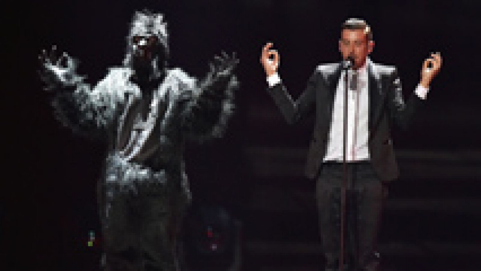 Eurovisión 2017 - El primer minuto de Italia: Francesco Gabbani canta 'Occidentali's Karma'