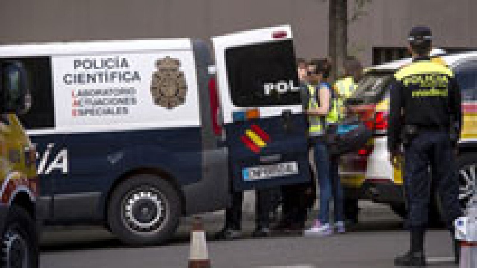 Informativo 24h: El accidente mortal del ascensor en Madrid se produjo tras ceder una pared y no el suelo | RTVE Play