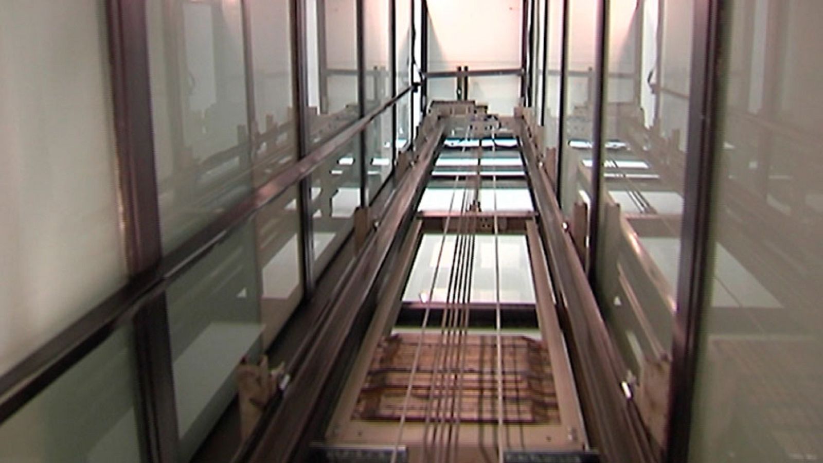 Las normas de revisión de ascensores