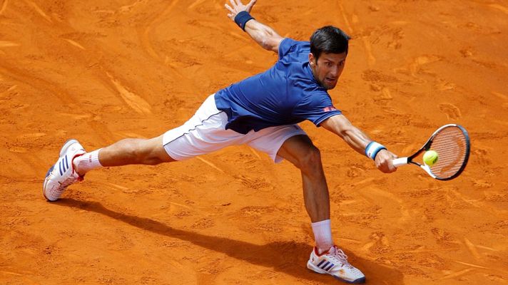 Madrid Open de Tenis - Djokovic suda para acabar con Almagro en su debut en Madrid