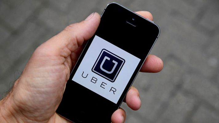 Telediario 1 - Un informe encargado por Uber asegura que liberalizar el sector crearía empleo y reduciría tarifas