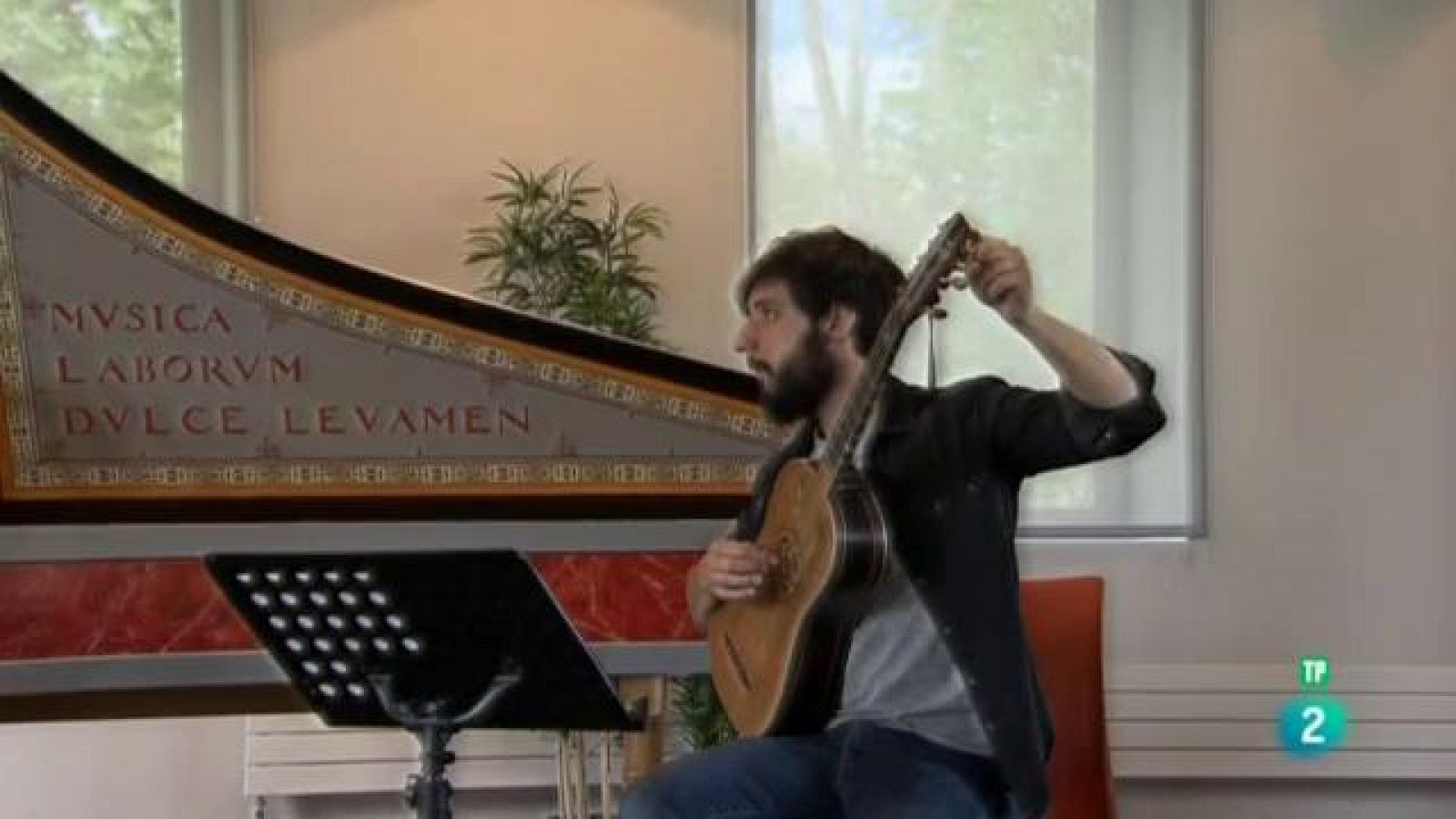 Atención Obras - Forma Antiqua en el Auditorio Nacional de Música