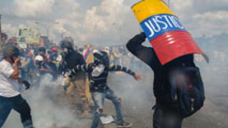 Un manifestante de 27 años muere tiroteado en Venezuela durante una protesta de la oposición