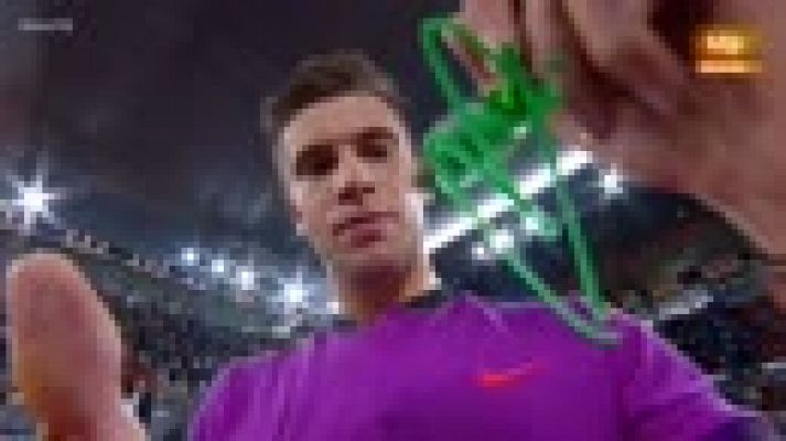 Coric, "muy feliz" tras dar la sorpresa ante Murray