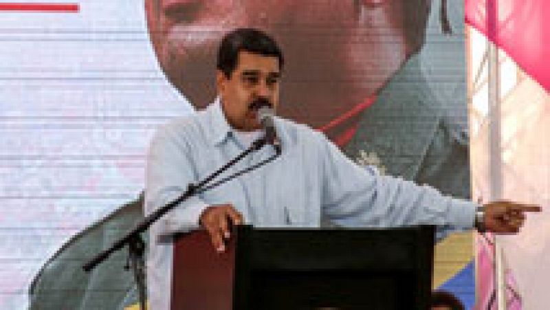 Maduro ha acusado a Rajoy de permitir una agresión contra su embajador
