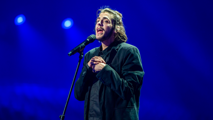 Portugal: Salvador Sobral canta 'Amar pelos dois'