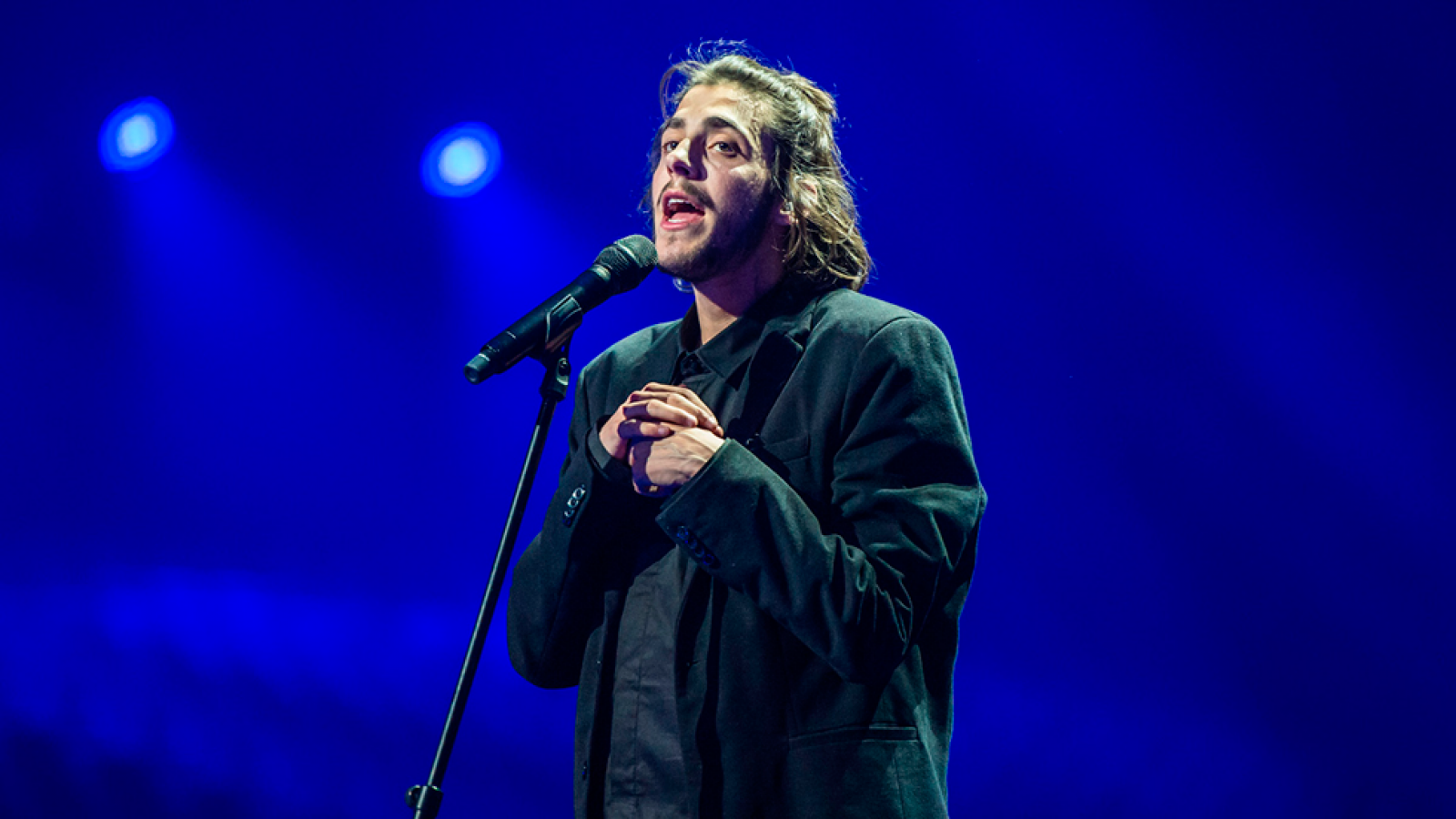 Eurovisión 2017 - Portugal: Salvador Sobral canta 'Amar pelos dois'