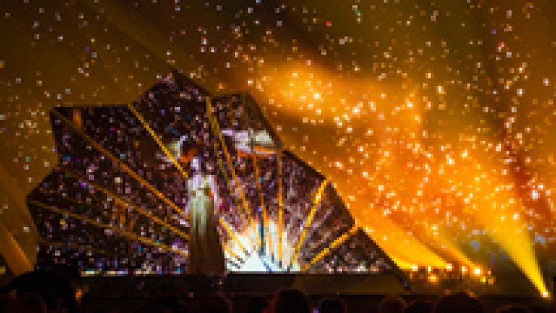 Eurovisión 2017 - Reino Unido: Lucie Jones canta 'Never give up on you'
