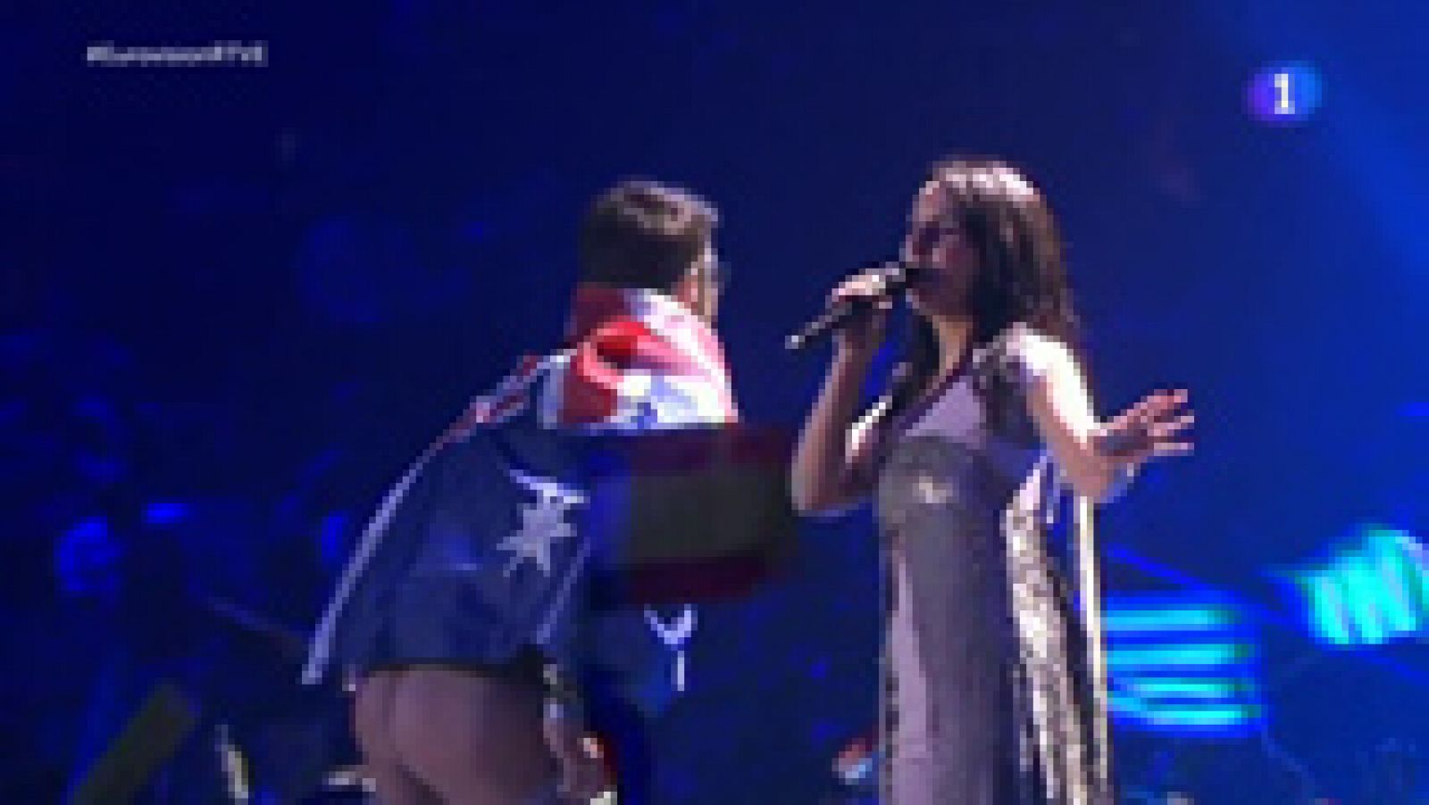Eurovisión 2017 - Un espontáneo irrumpe en la actuación de Jamala