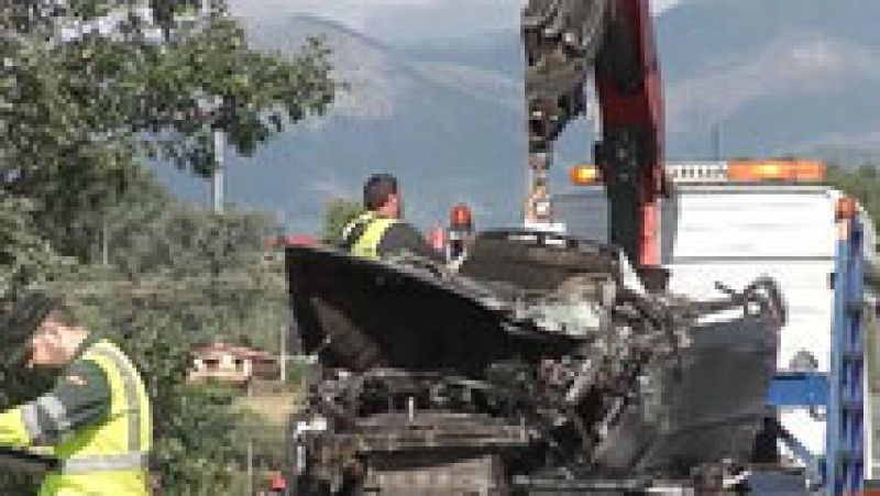 Tres jóvenes muertos y una menor herida en un accidente de tráfico en Madrigal de la Vera