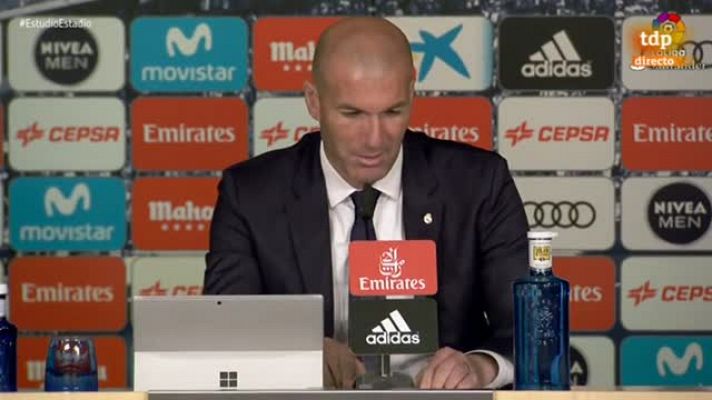 Zidane no interpreta los gestos de James como despedida