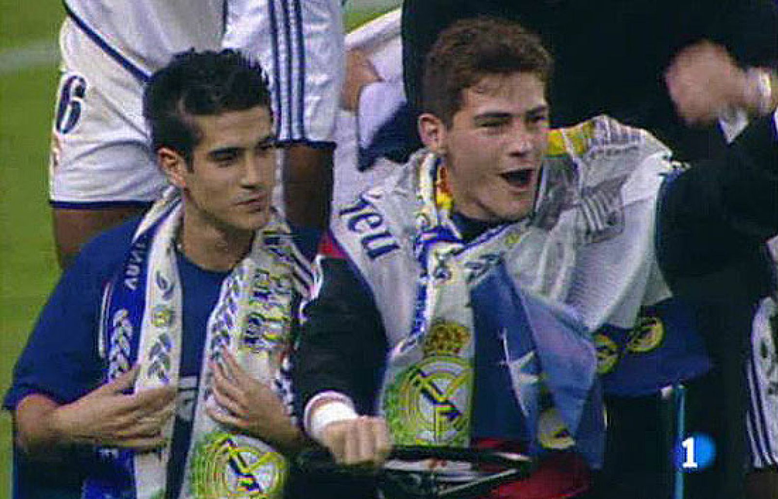 Casillas disputará su partido 454, igualando el récord del mítico portero madrididsta Paco Buyo. La diferencia es que Iker ha llegado a su partido 454 con 27 años, mientras que Buyo lo hizo con 37