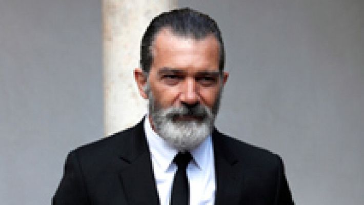 Telediario 1 - El actor Antonio Banderas renuncia a crear un proyecto teatral en Málaga por el "trato humillante"
