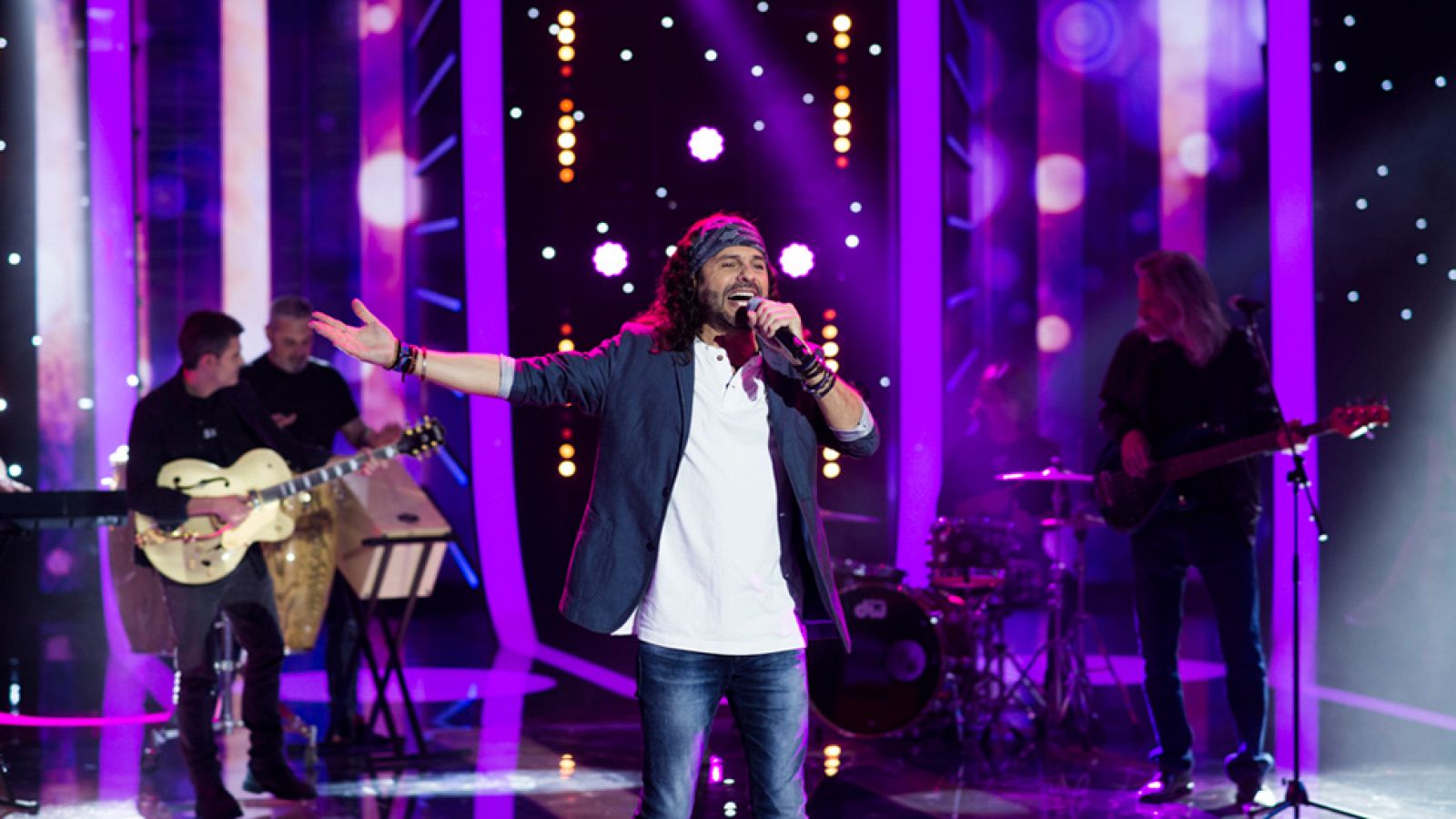 Fantastic Duo - El Arrebato pone a bailar a todo el plató con su "Deberíamos hablar"