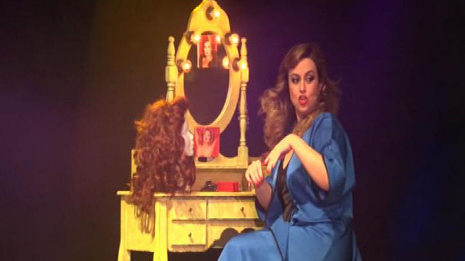 Para todos La 2 - Innovación teatral - "On bank"