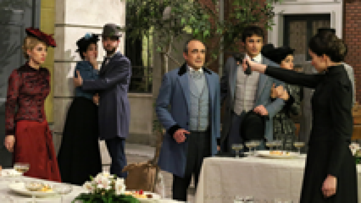 Acacias 38 - Teresa amenaza a Cayetana en plena calle