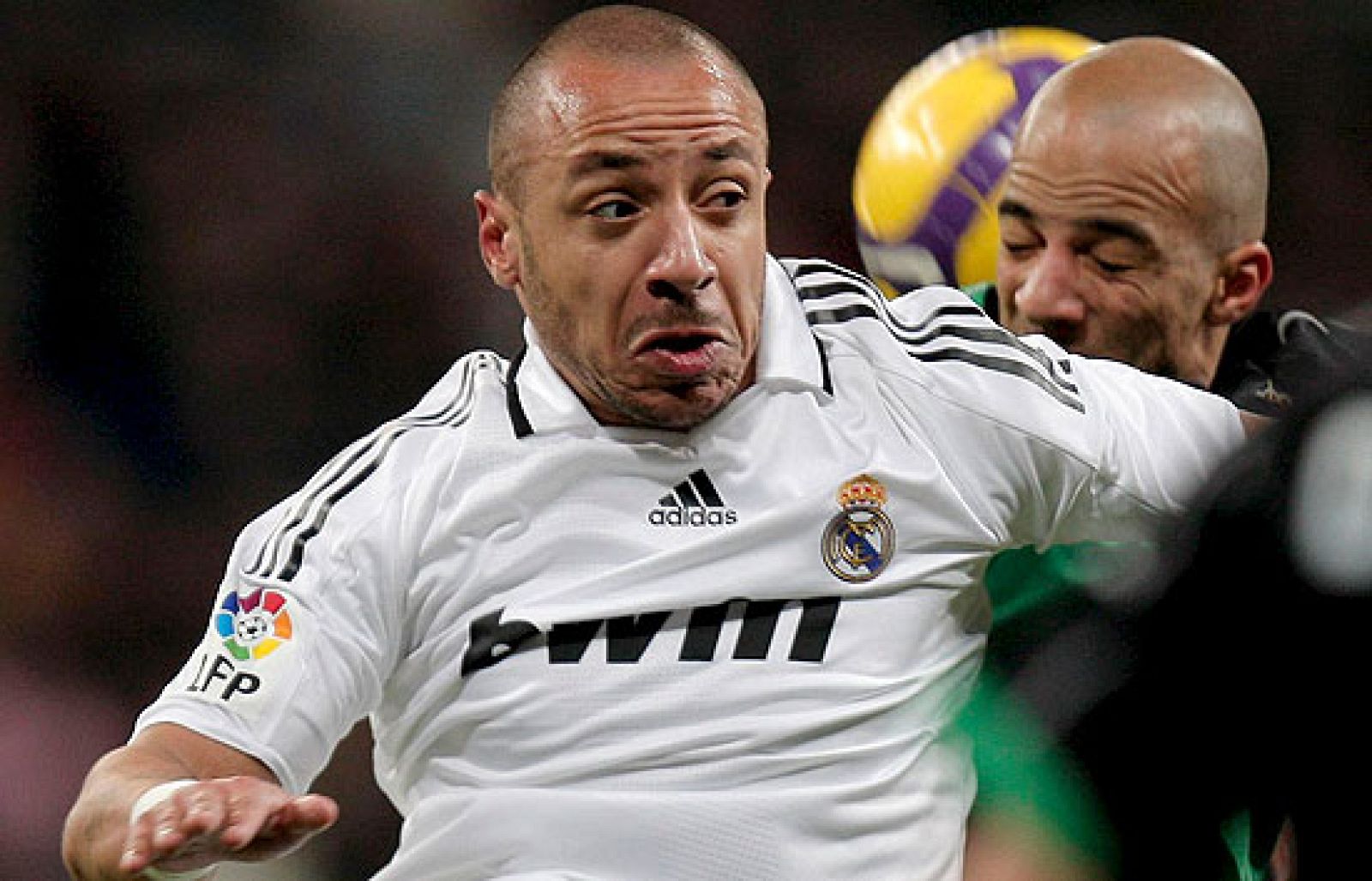 Faubert, el nuevo fichaje blanco, ha debutado con el Real Madrid. El francés salió en la segunda parte como recambio de Robben