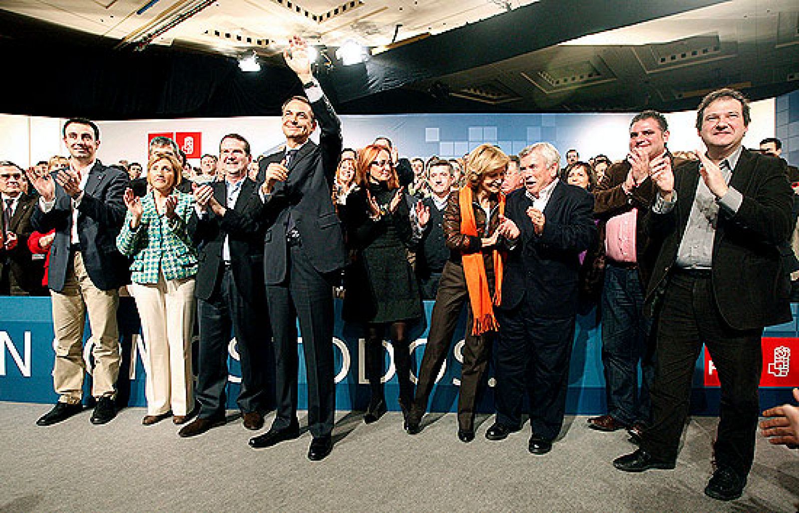 Zapatero se ha reunido en Madrid con más de mil alcaldes socialistas para presentarles el Plan de Inversión Municipal.