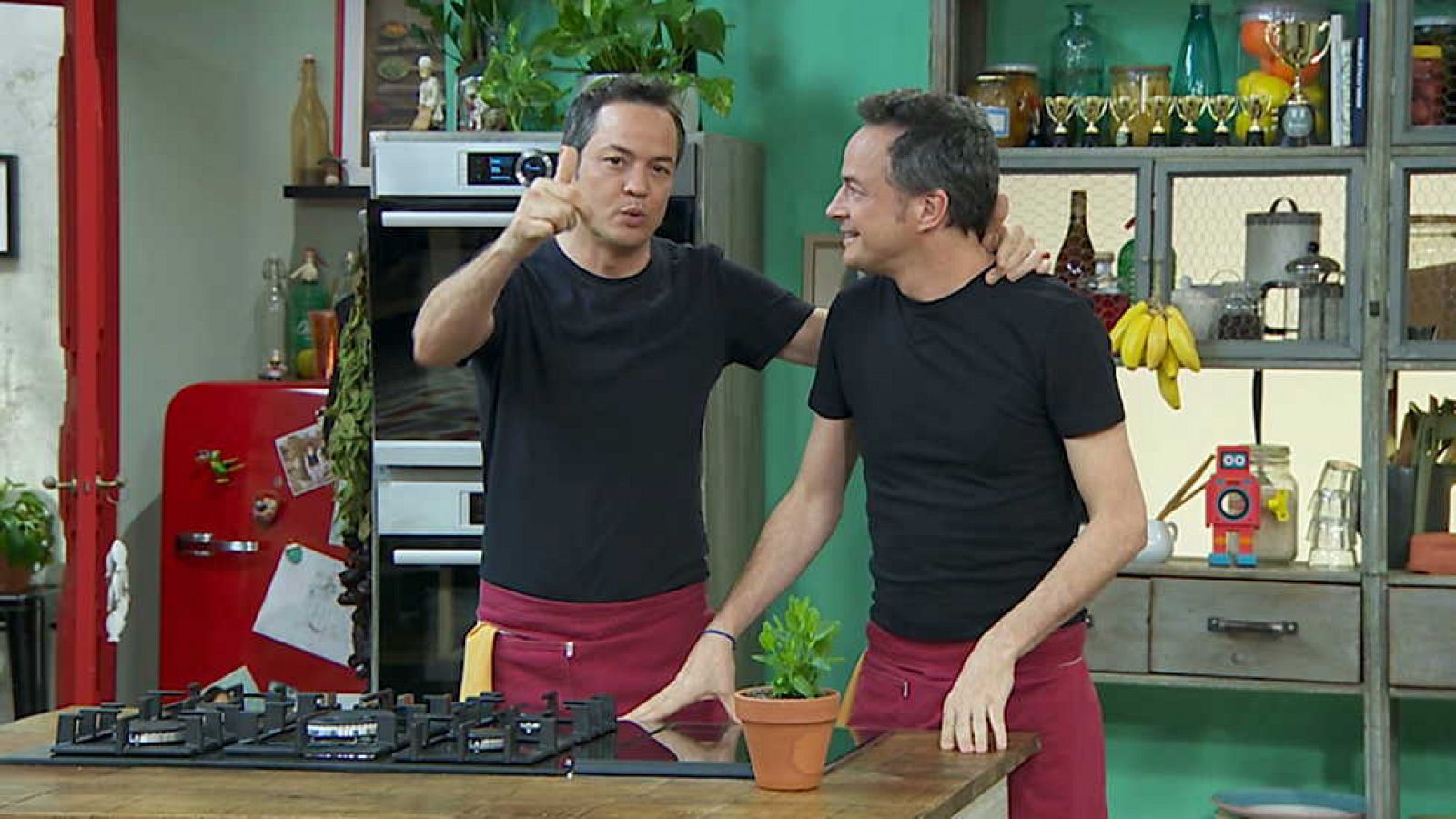 Torres en la cocina - Crema de apio y guiso de salmorejo - ver ahora