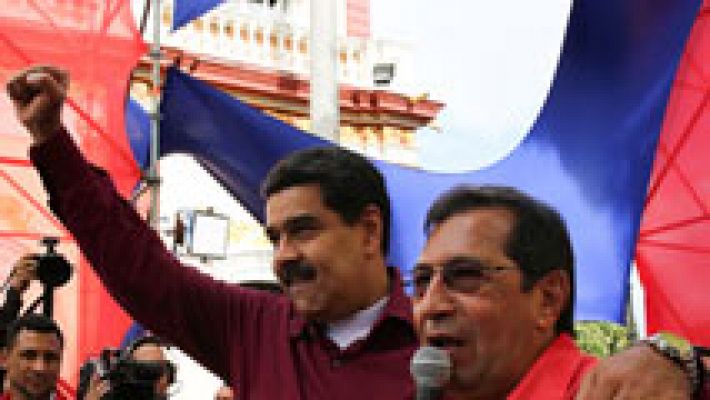 Maduro le dice a Donald Trump que saque sus manos del país