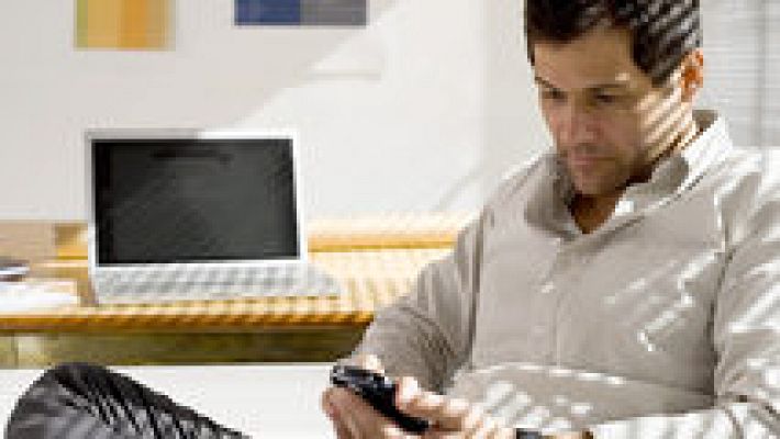 Informe Semanal - Enganchados al móvil