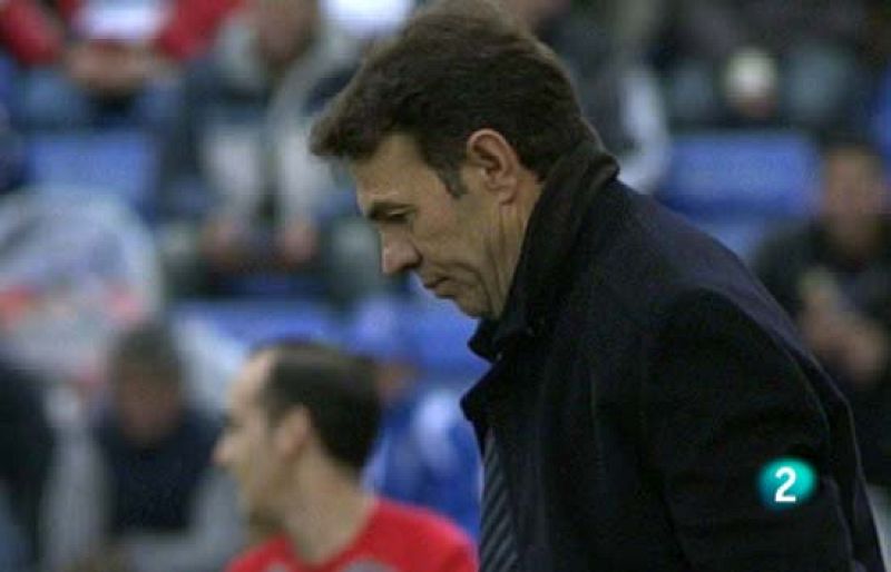  Abel Resino, nuevo entrenador del Atlético de Madrid, se estrena con victoria al frente del equipo tras derrotar 0-3 al Recreativo de Huelva.