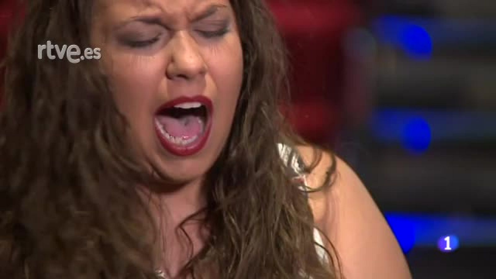 María Terremoto o el cante por derecho. | Ver