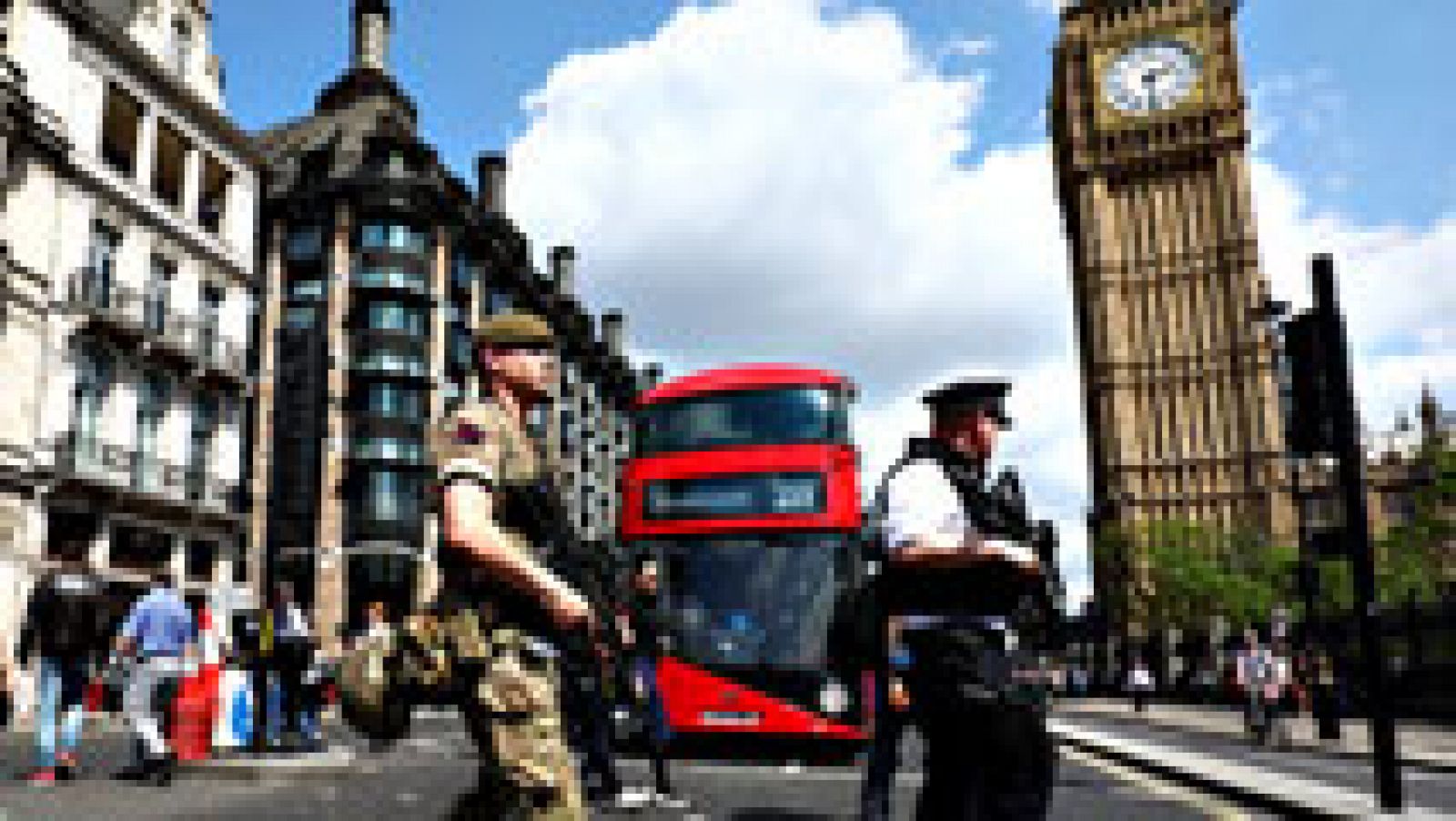 Telediario 1: El Gobierno británico eleva el nivel de amenaza terrorista y despliega al Ejército | RTVE Play
