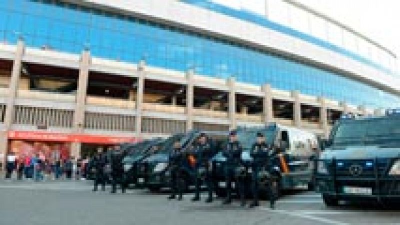 Un total de 2.400 efectivos policiales velarán por la seguridad en la final de la Copa del Rey de este sábado en el Calderón entre el Barcelona y el Alavés.