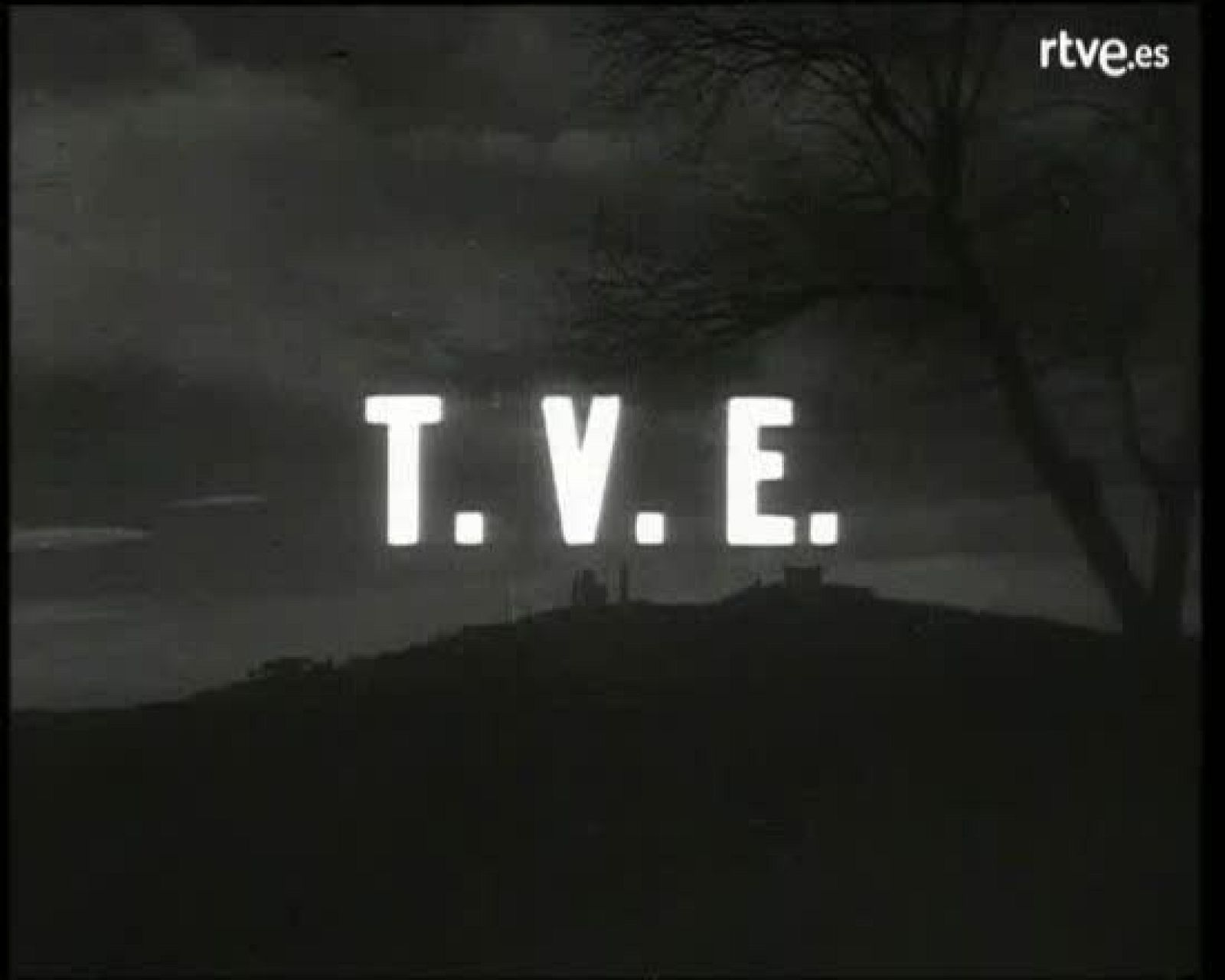 Llega la antena a la Torre de les Aigües del Tibidabo