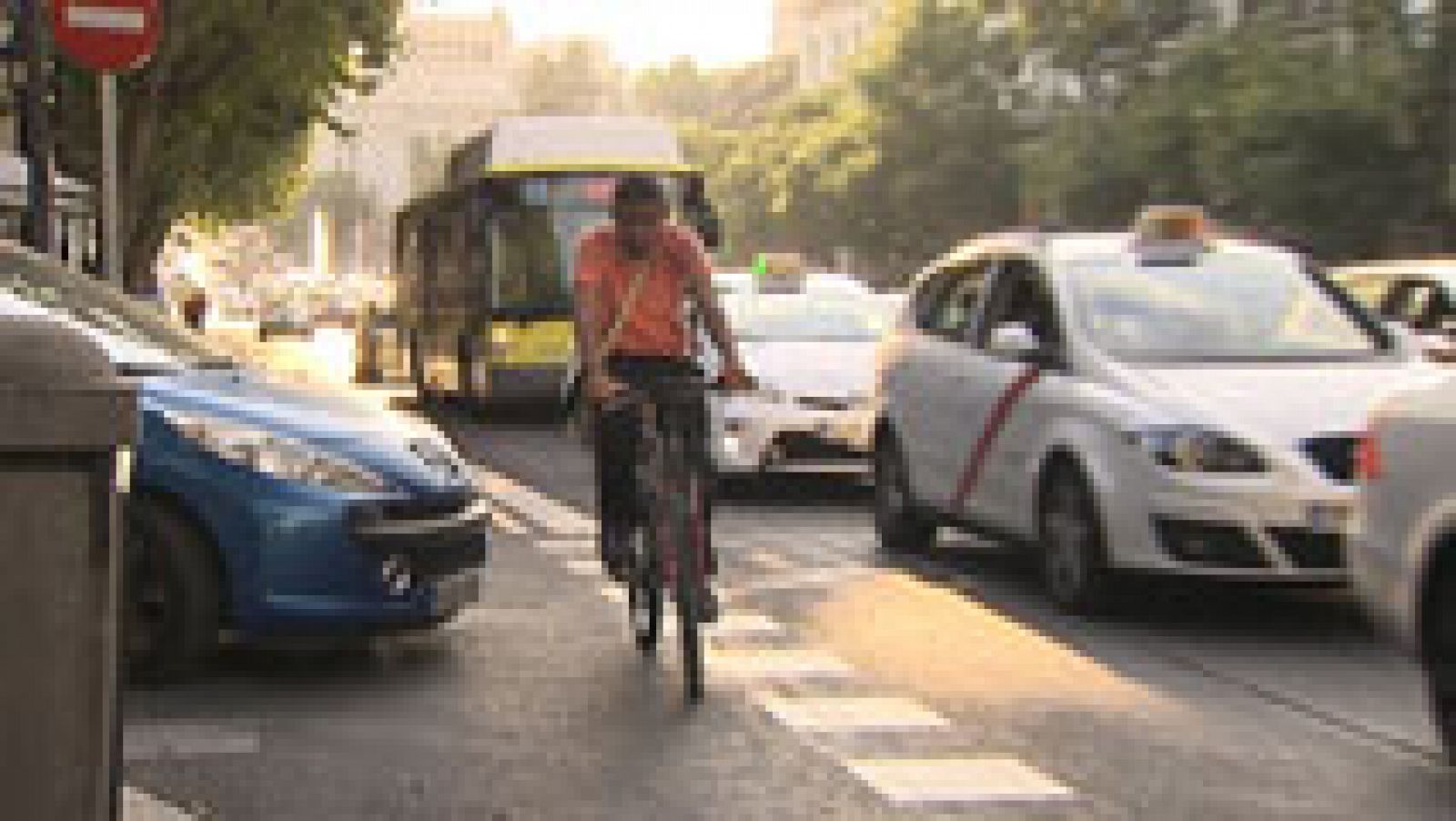 Sin programa:  Los ciclistas creen que aún hay mucho que mejorar en seguridad vial | RTVE Play