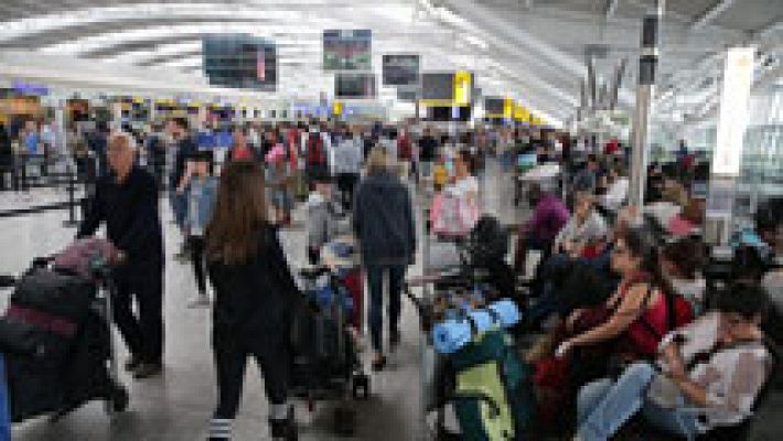 Telediario 1 - La compañía aérea British Airways sigue con problemas tres días después de la caída de su sistema informático