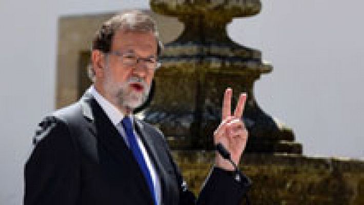 Telediario 1 - Rajoy satisfecho con la llamada de Sánchez, a pesar de sus diferencias