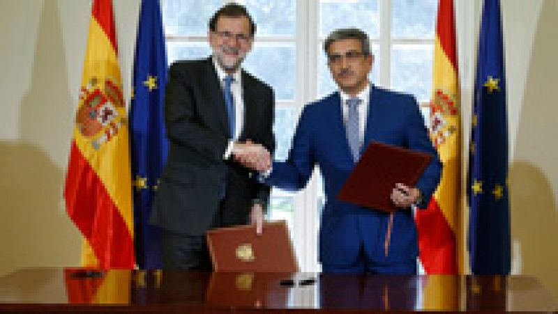 Rajoy y Nueva Canarias firman el acuerdo que permite al Gobierno aprobar los Presupuestos de 2017