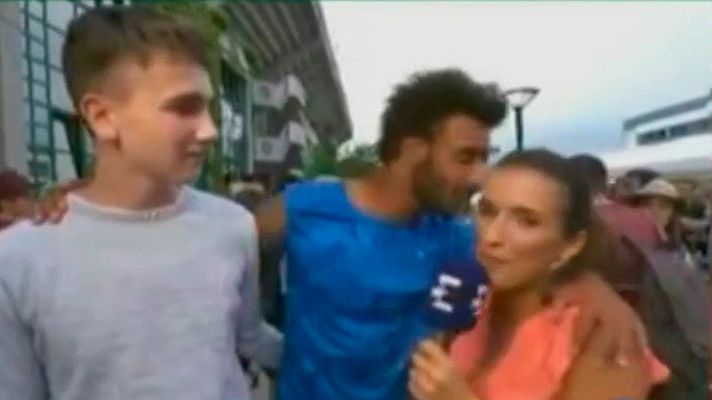 Telediario 1 - Expulsan de Roland Garros al francés Hamou por propasarse con una periodista