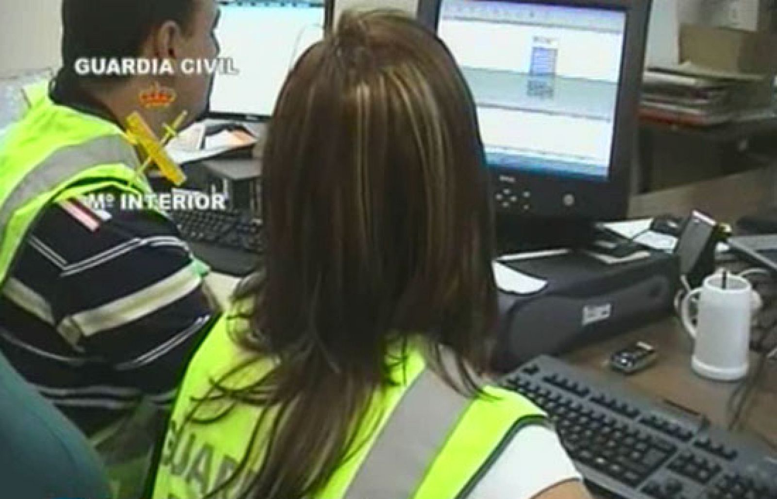 El FBI rescata a catorce niñas en una operación internacional contra la pornografía infantil | Ver