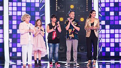 Las lagrimas de Karina tras escuchar a su hija cantando