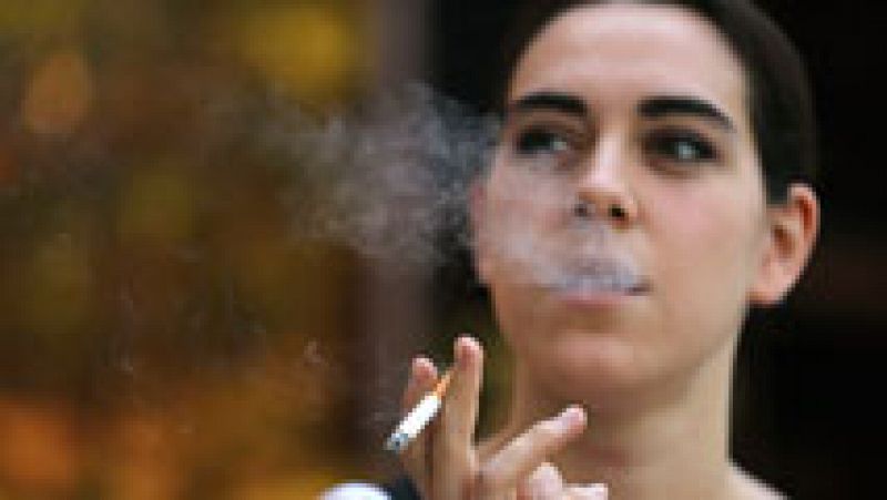 Los adolescentes españoles son los europeos más precoces a la hora de fumar