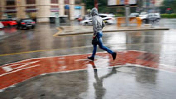 Las temperaturas superan los 30º C en el interior y tres  provincias están en riesgo por olas lluvias y tormentas