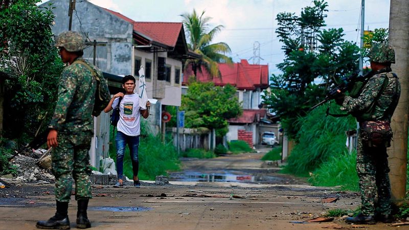 Duterte asegura que la revuelta yihadista en Mindanao es "puro Estado Islámico"