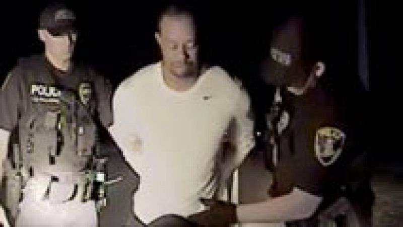 La policía difunde imágenes del arresto de Tiger Woods