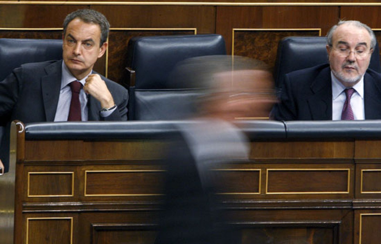 El Presidente del Gobierno, José Luis Rodríguez Zapatero, ha pedido en su comparecencia en el Congreso unidad frente a la crisis y el desempleo.