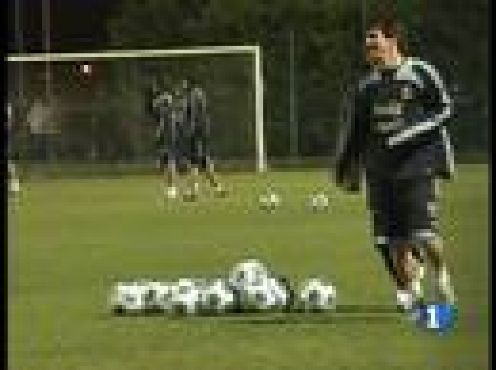 Tres meses después de ocupar el cargo de seleccionador argentino, Diego Armando Maradona va a poder contar por fin con Messi.