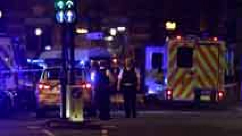 Un testigo explica lo que ha visto tras un atropello masivo en Londres en el que podría haber varios heridos.